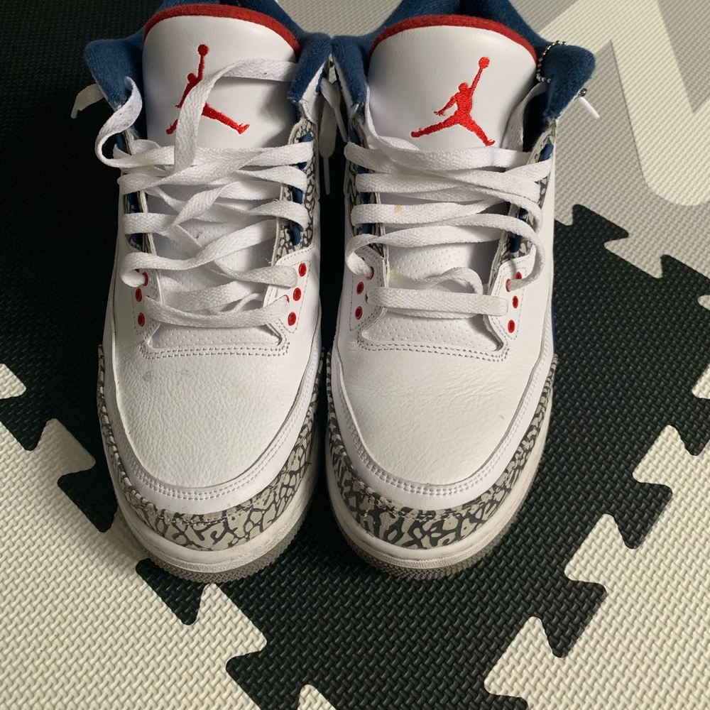 Retro Jordan 3 true blue